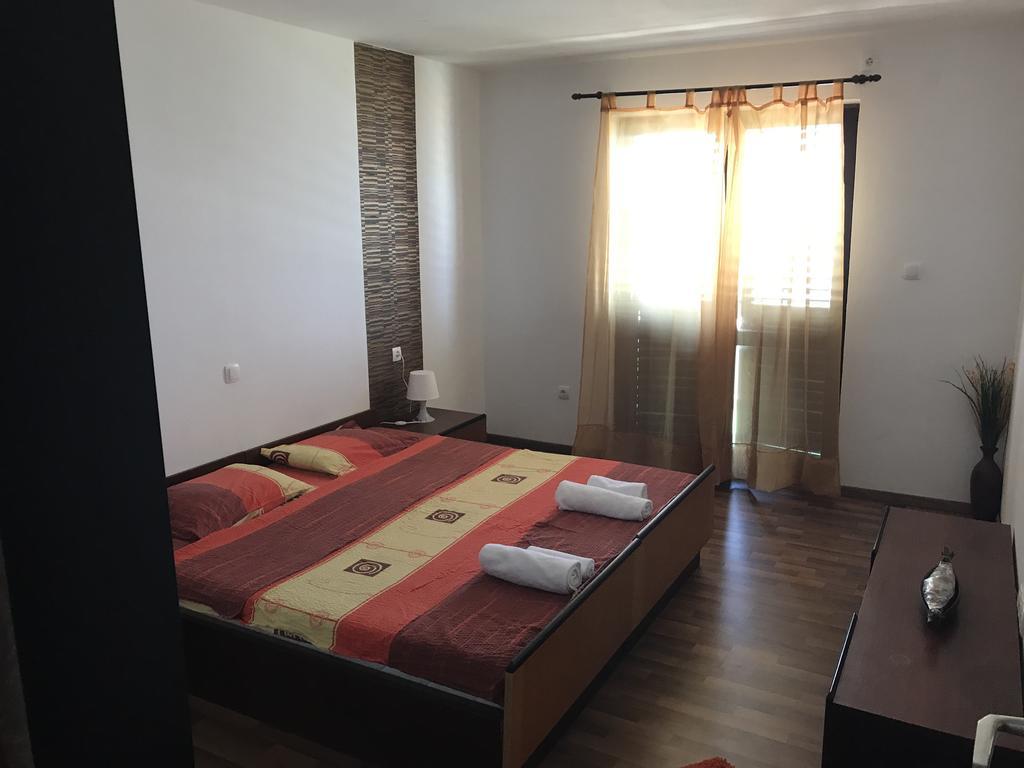 Rose Ann Apartment *